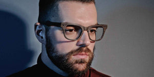 male model wearing joiuss russ tortoiseshell glasses  